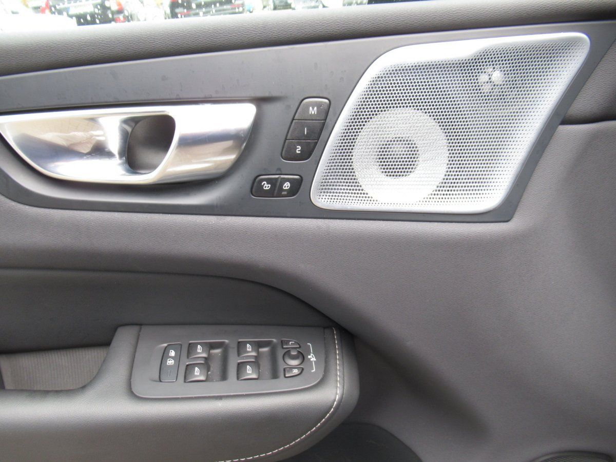 Volvo XC60 T6 AWD Plug-in Hybrid Black Edition Ultra