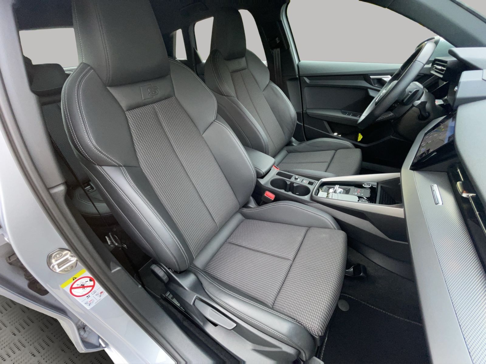 Audi A3 Sportback 30 TFSI LED Navi PDC+ Teilleder