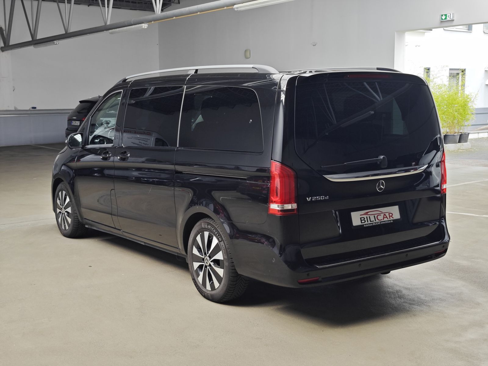 Mercedes-Benz V 250 Avantgarde - Samsaru's Car Outlet