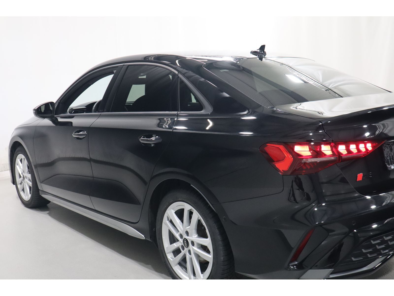 Audi A3 Limousine 30 TFSI S line - Samsaru's Car Outlet