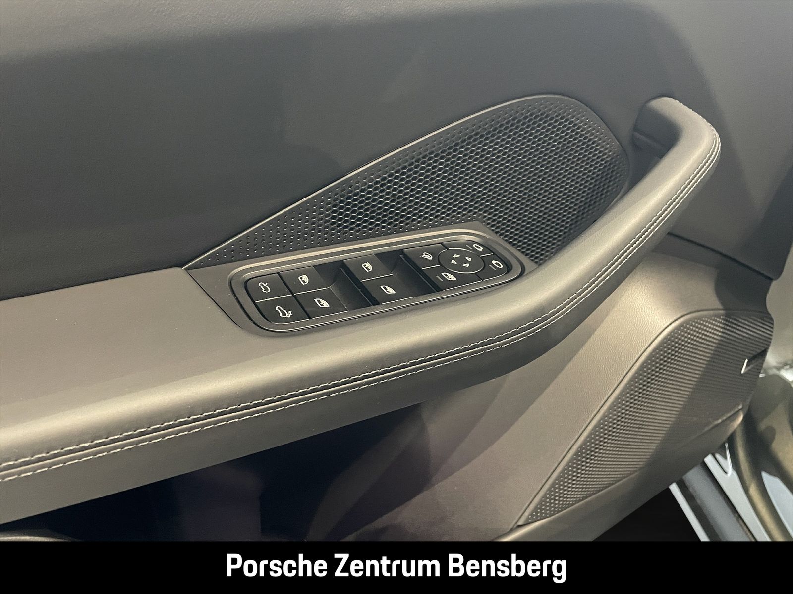 Porsche Macan 4 Electric
