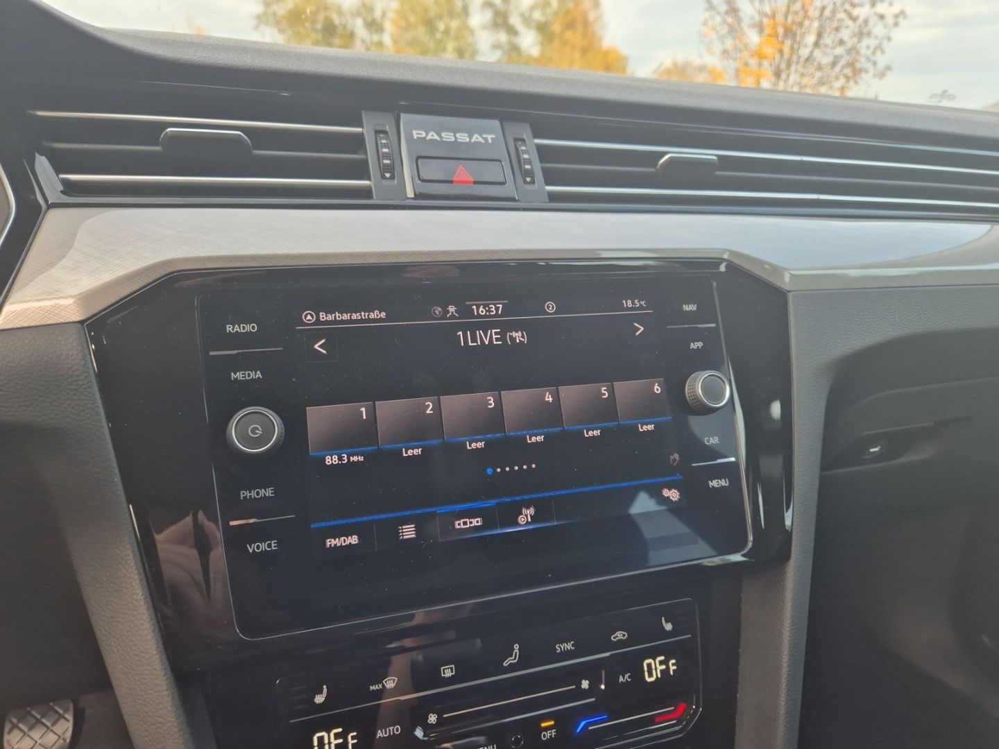 Volkswagen Passat Variant Business 2.0 TDI - Samsaru's Car Outlet