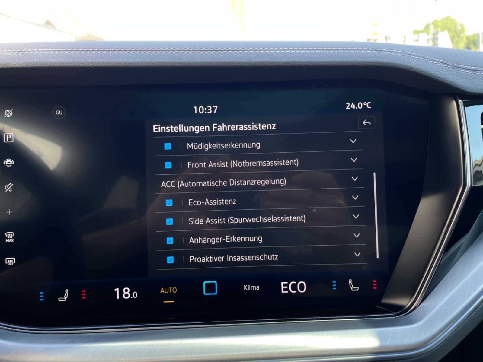 Volkswagen Touareg 3.0TDI R-Line Massage AHK Nachtsicht 360