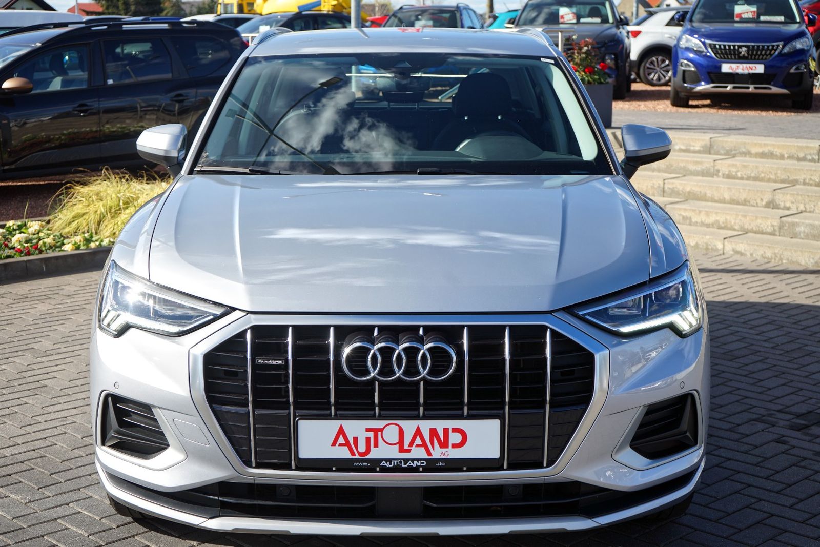 Audi Q3 40 TFSI qu. advanced - Samsaru's Car Outlet