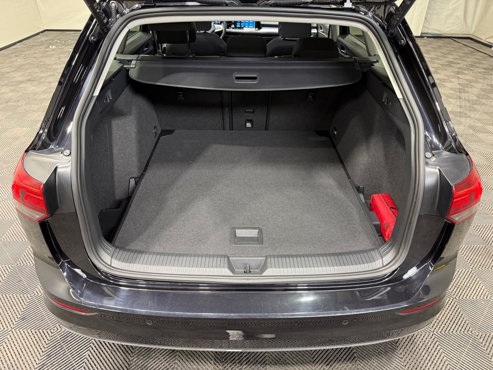 Volkswagen Golf Variant Active 1.5 TSI - Samsaru's Car Outlet