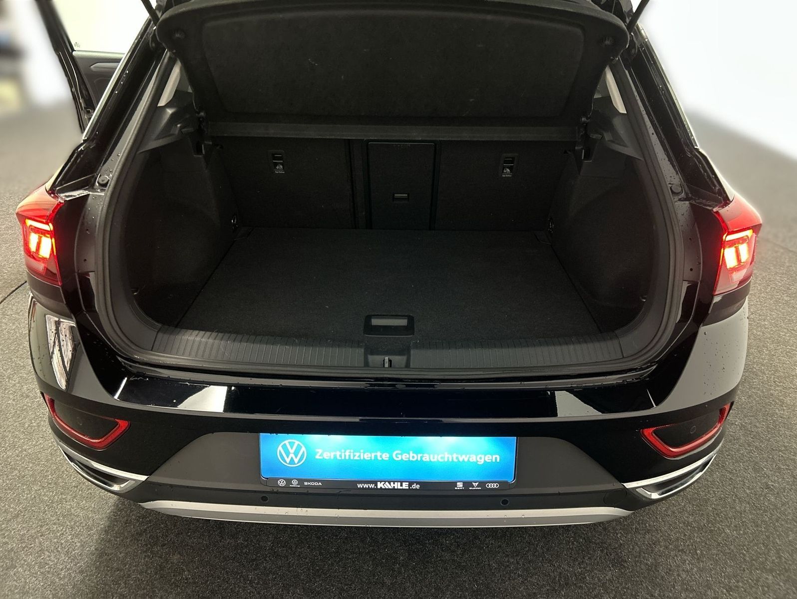 Volkswagen T-ROC 2.0 TDI Style - Samsaru's Car Outlet