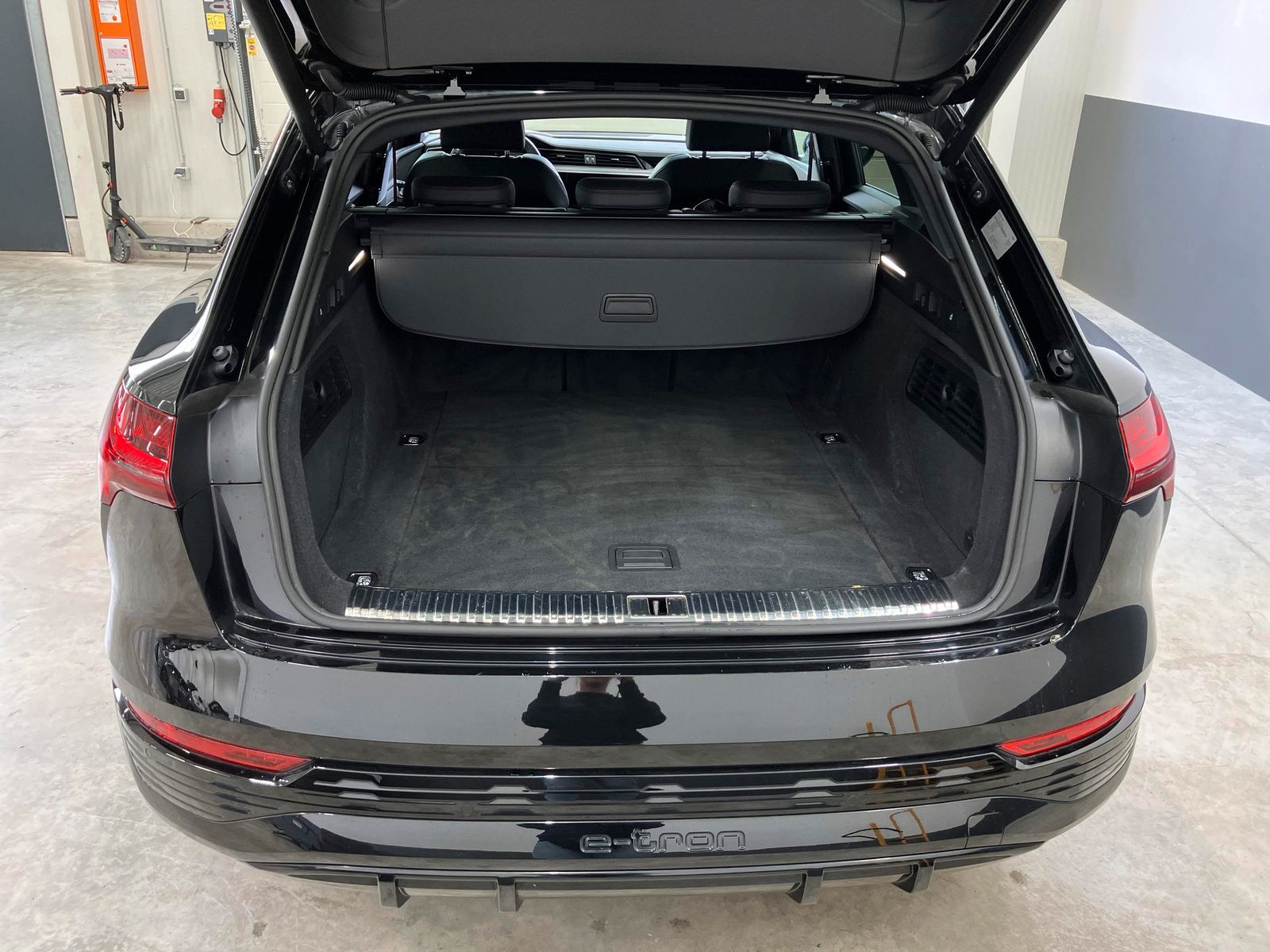 Audi Q8 e-tron S line 50 AHK Matrix Keyless 360° ACC