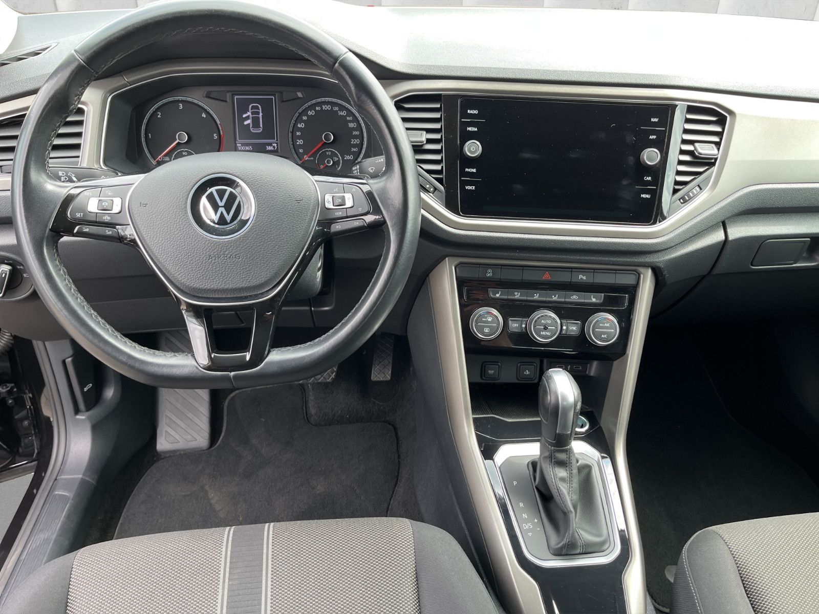 Volkswagen T-Roc Style 2.0 TDI - Samsaru's Car Outlet