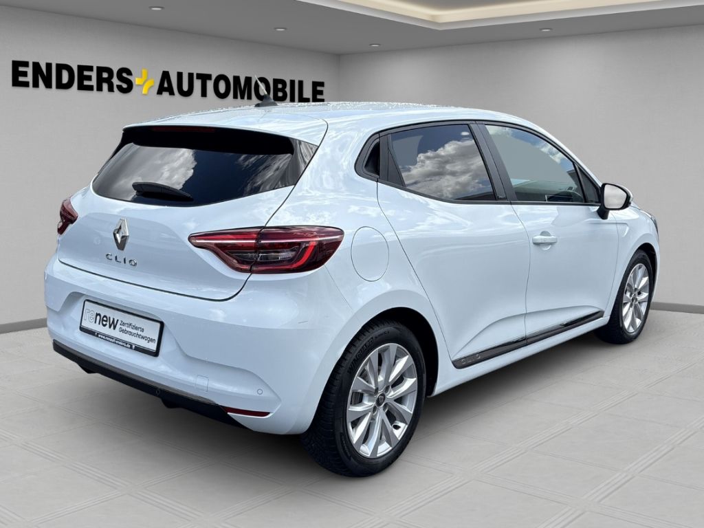 Renault Clio V Experience 1.6 E-TECH Hybrid - Samsaru's Car Outlet