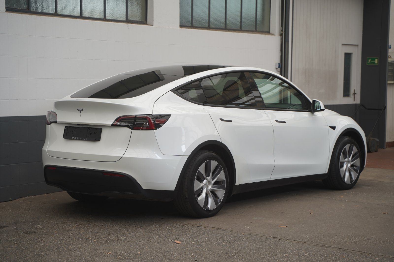Tesla Model Y Standard Range RWD *1. Hand*unfallfrei*