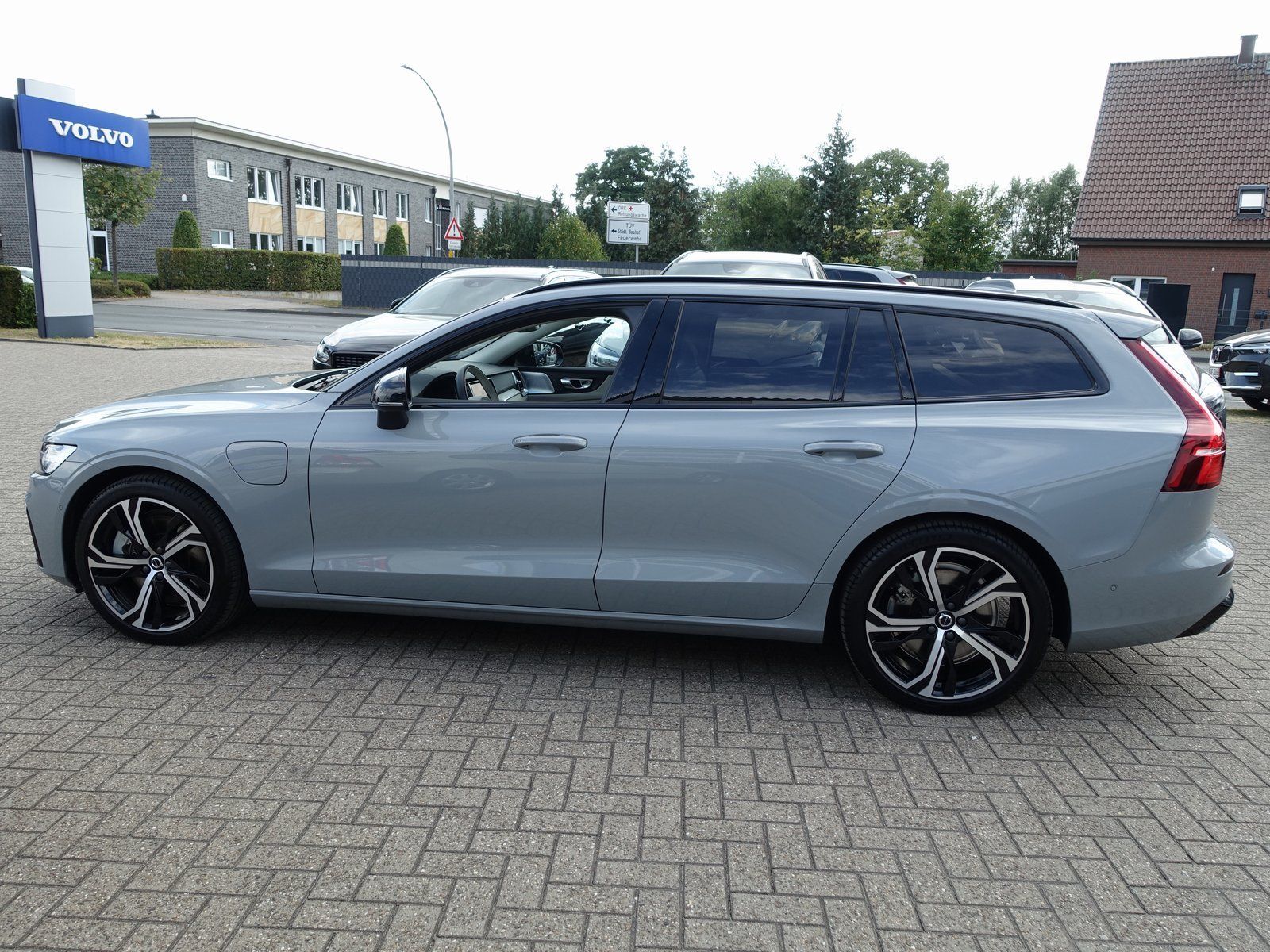 Volvo V60 T8 AWD Twin Engine Ultra Dark/Massage/360°