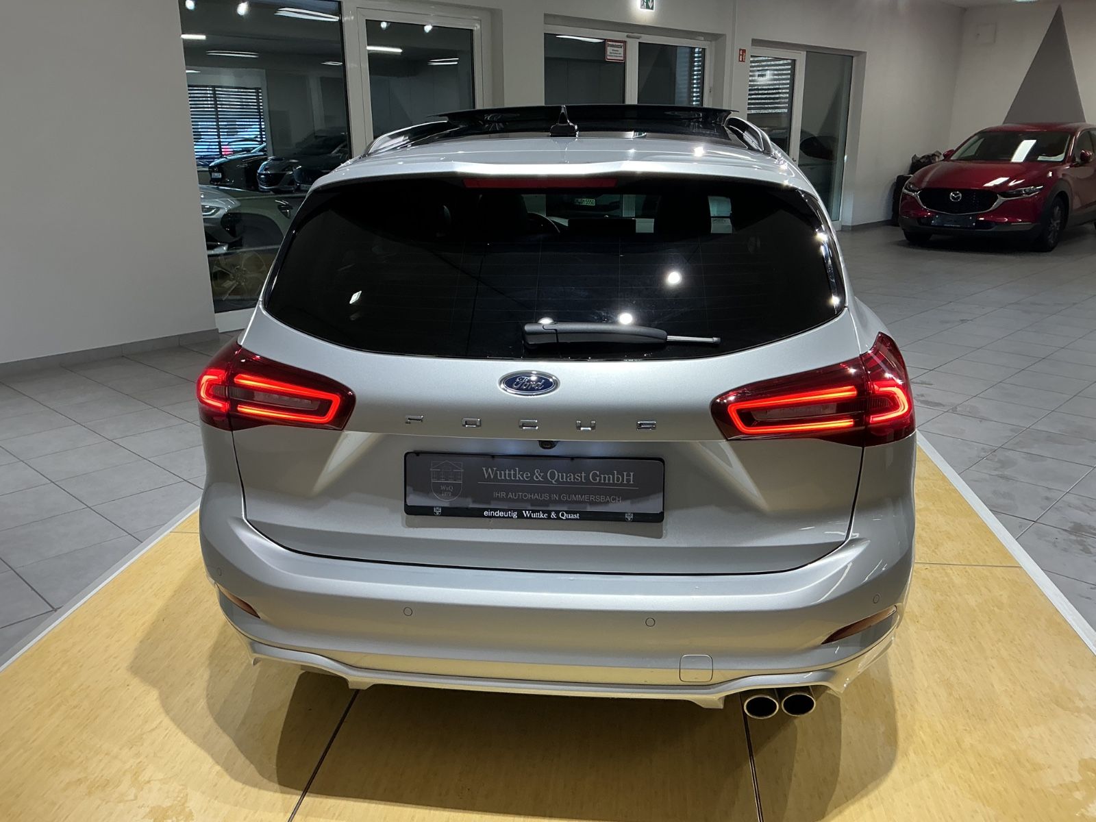 Ford Focus Turnier ST-Line X*B&O*SHZ*LHZ*PANO*LED*