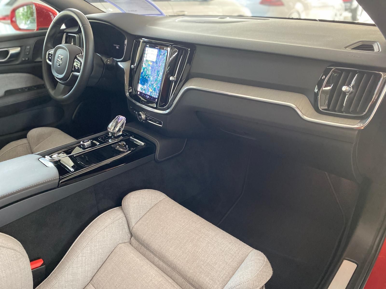 Volvo V60 Kombi T6 Plug-In Hybrid AWD Plus Bright