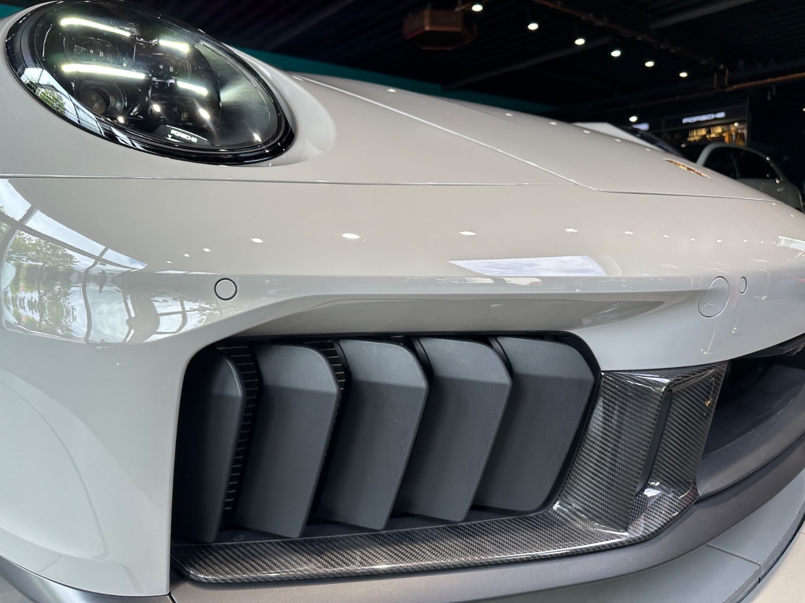 Porsche 992 911 Carrera 4 GTS T-Hyb - Samsaru's Car Outlet
