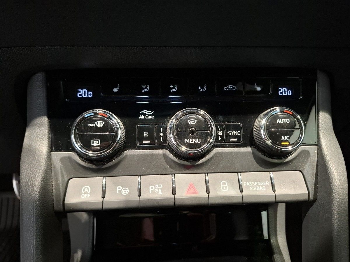 Skoda Karoq 2.0 TSI DSG Sportline 4x4 Standheizung