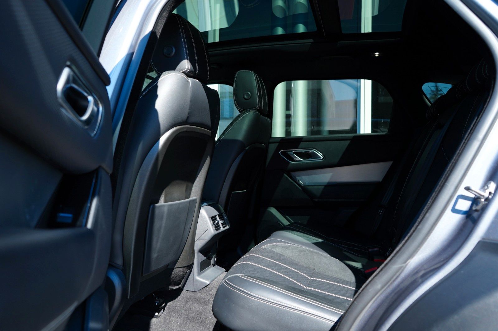 Range Rover Velar R-Dynamic - Samsaru's Car Outlet