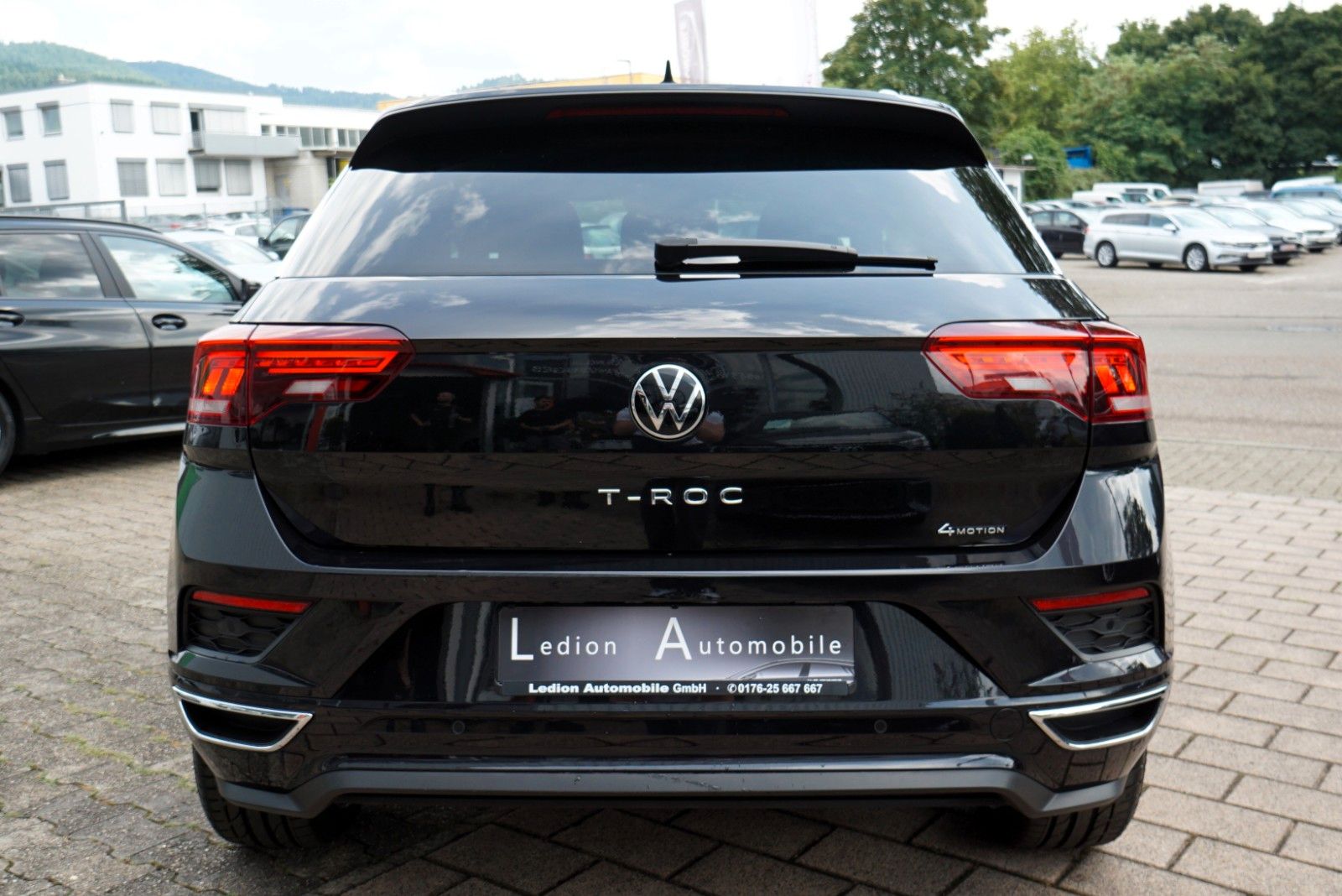 Volkswagen T-Roc 4Motion 2.0 TDI R-Line - Samsaru's Car Outlet