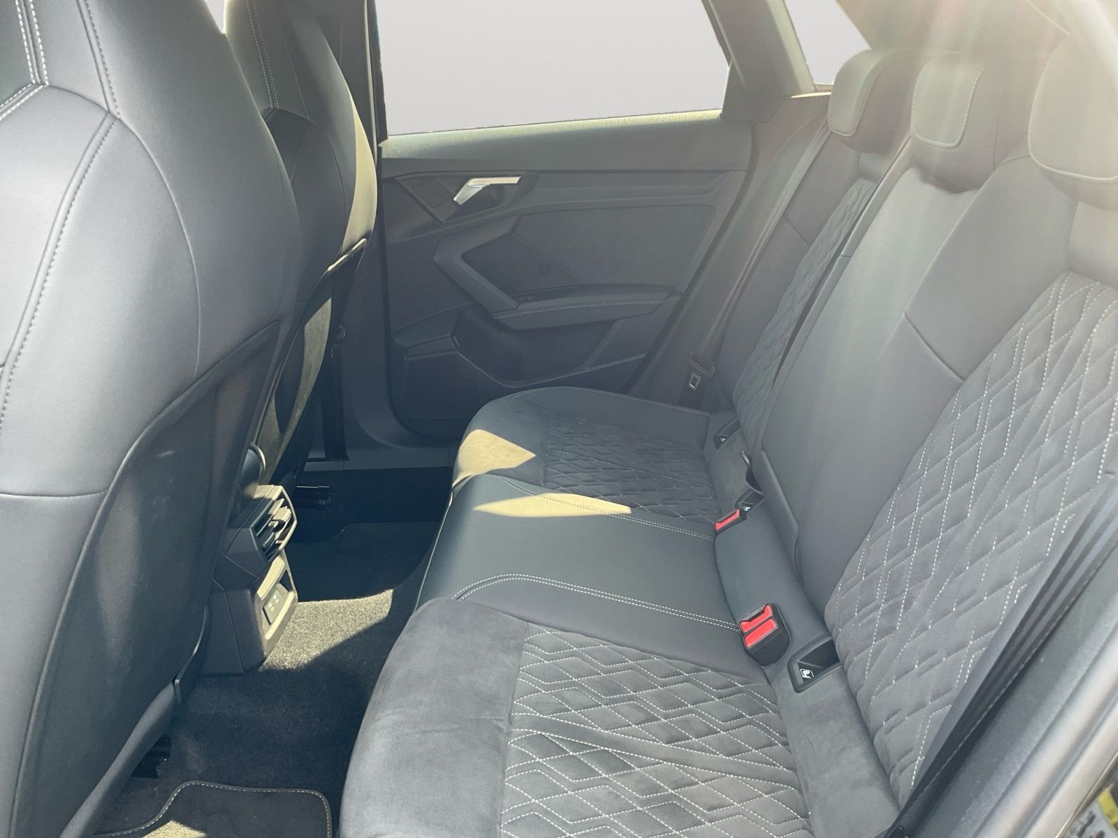 Audi A3 Sportback 35 TFSI advanced S-Line - Samsaru's Car Outlet