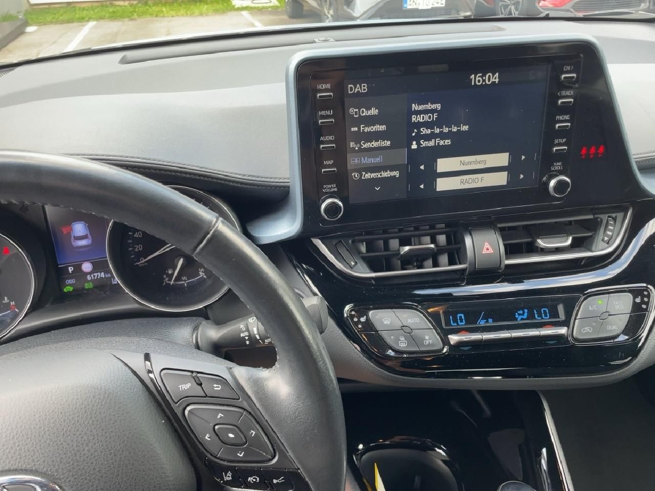 Toyota C-HR 2.0 l Hybrid - Samsaru's Car Outlet