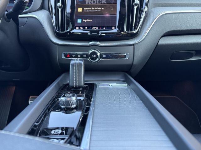 Volvo XC60 R Design T6 21''LM AHK ACC Google DAB Harma