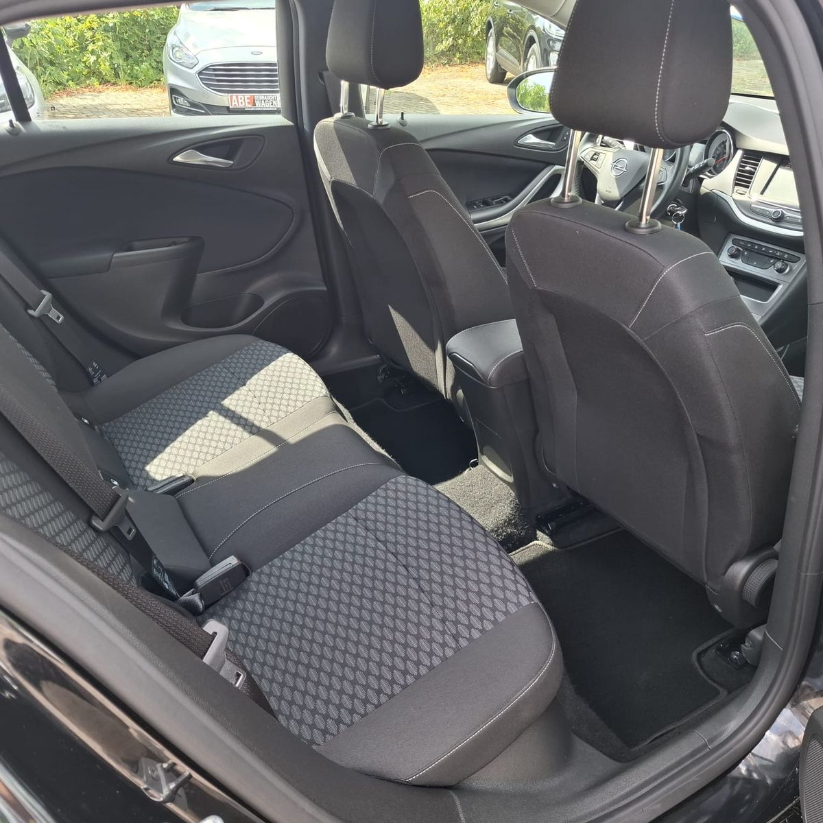 Opel Astra K 1.4 Turbo Sports Tourer Edition - Samsaru's Car Outlet
