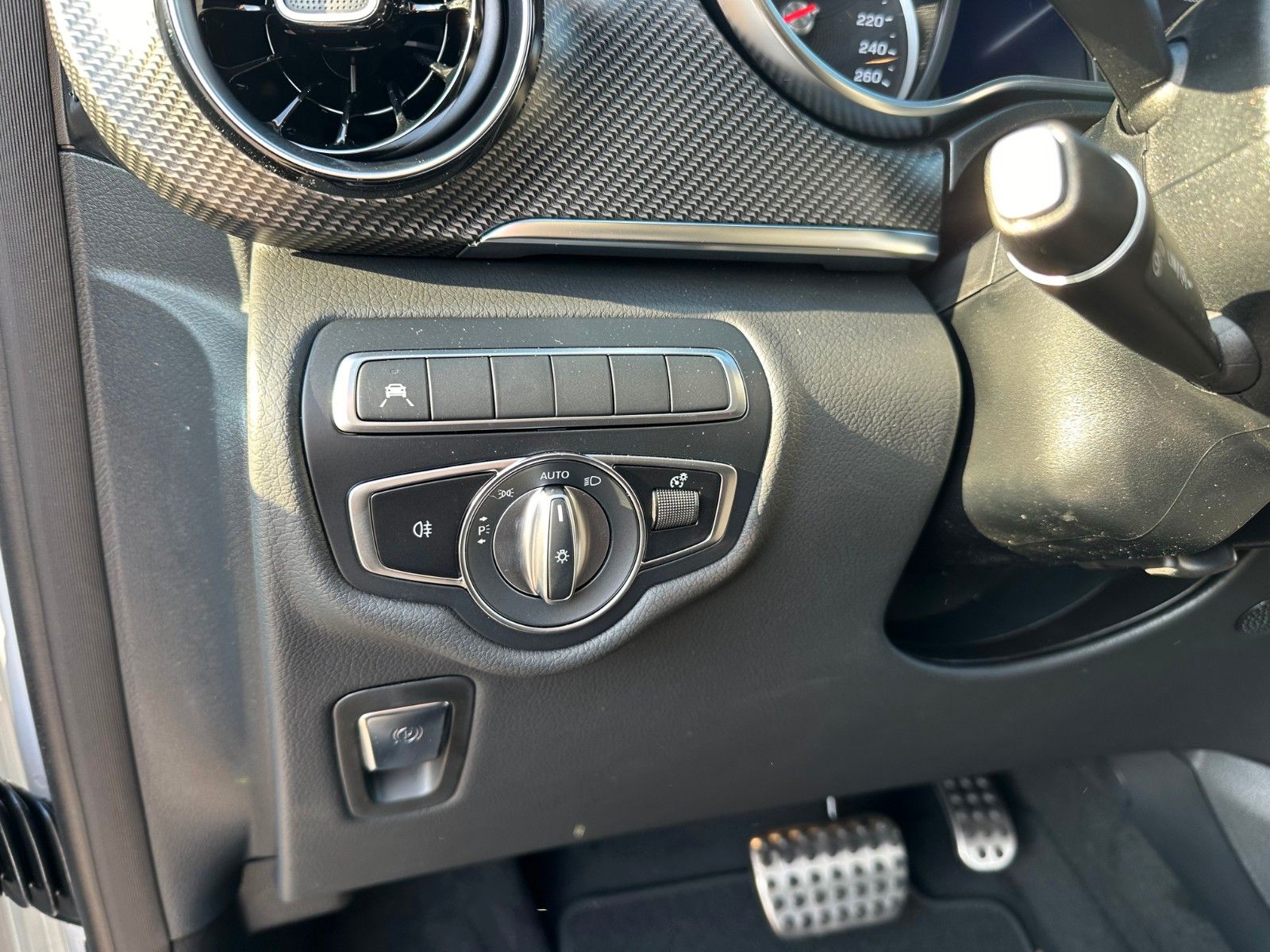 Mercedes-Benz V 220 d - Samsaru's Car Outlet
