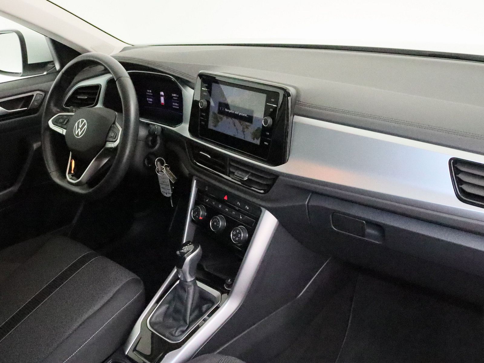 Volkswagen T-Roc 1.5 TSI Life - Samsaru's Car Outlet