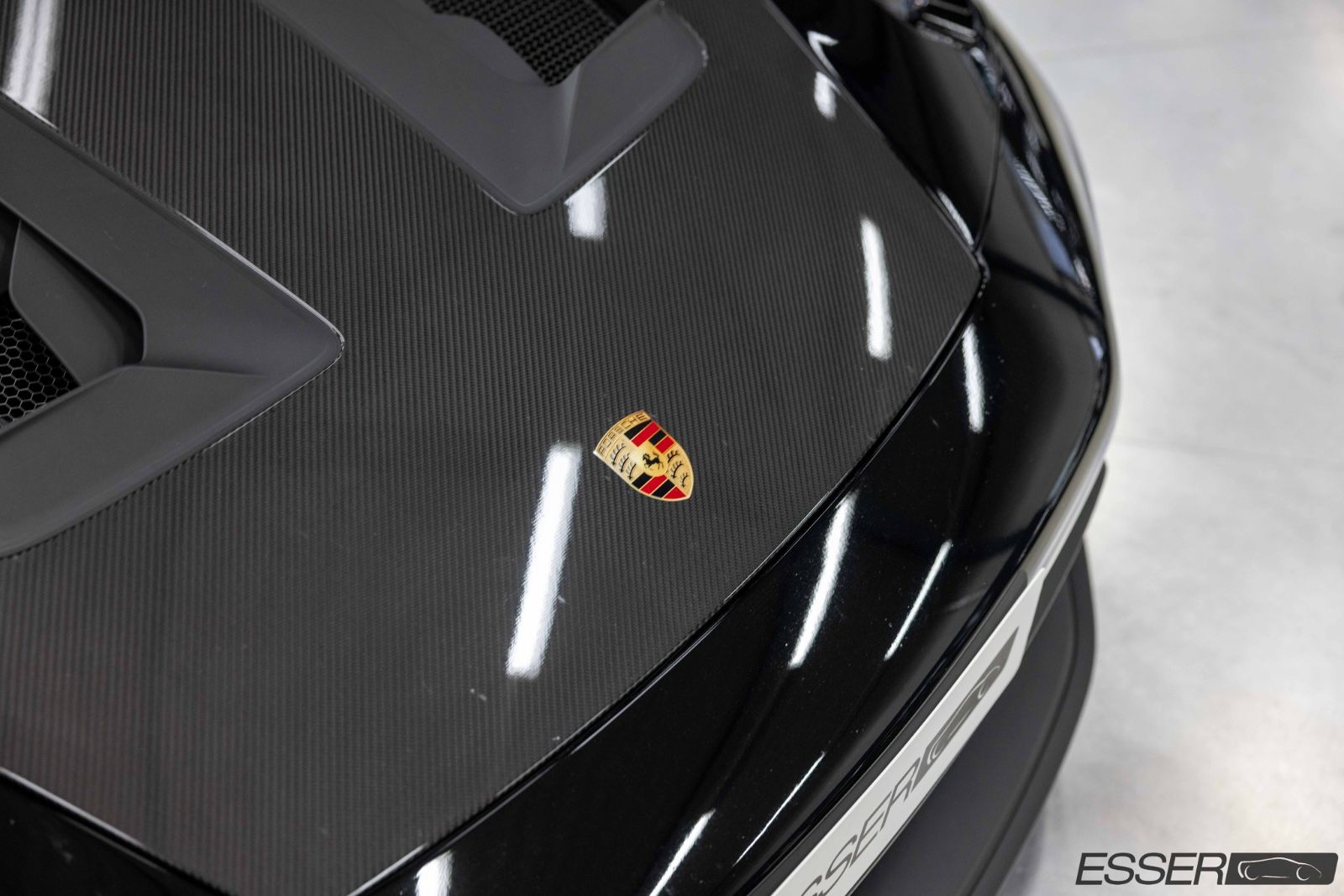 Porsche 992 GT3 RS - Samsaru's Car Outlet