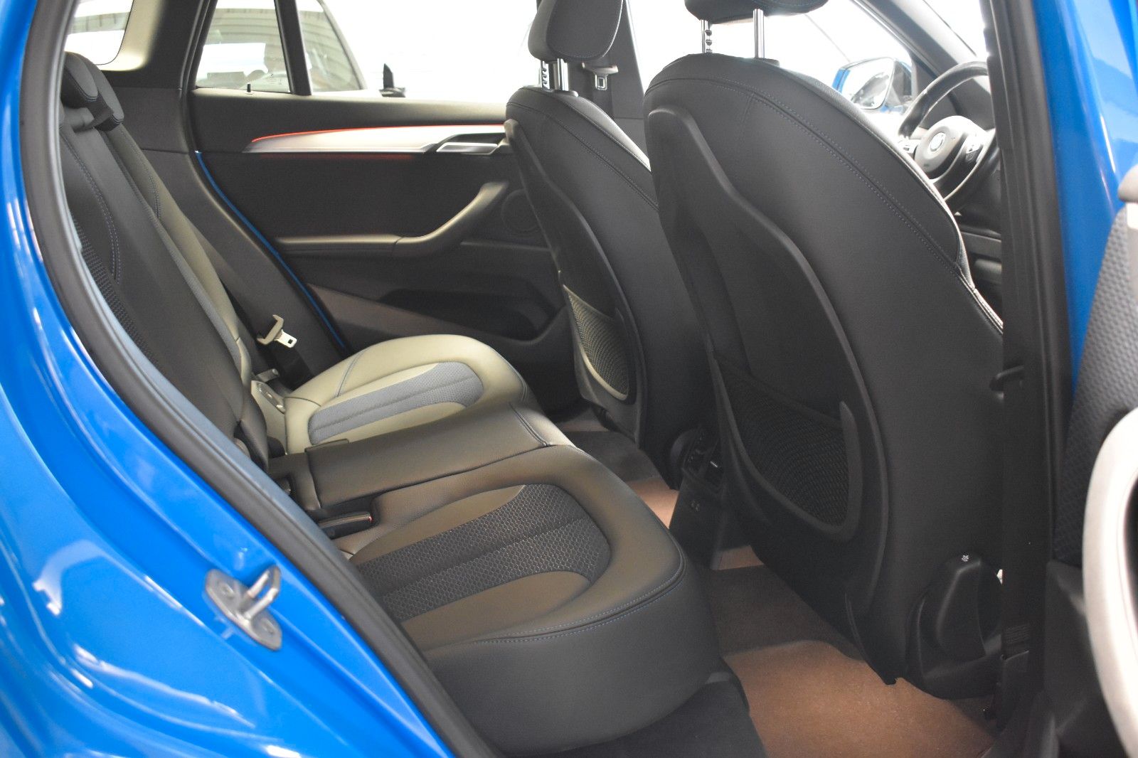 BMW X1 xDrive 18 d M SPORT - Samsaru's Car Outlet