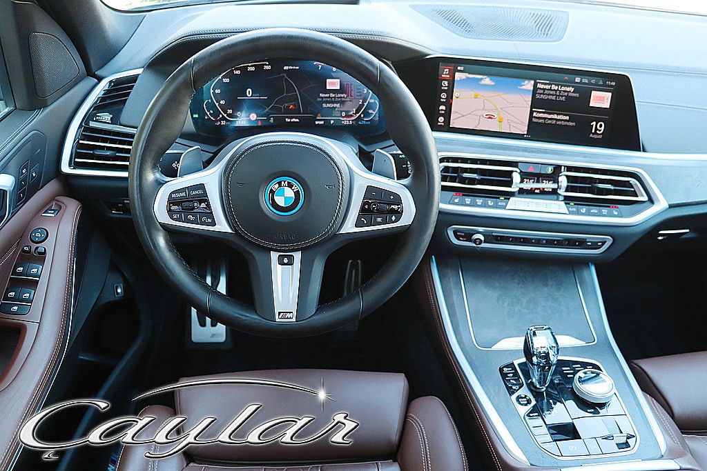 BMW X5 45e M SPORT LASER SITZBELÜFTUNG PANO AHK 22"