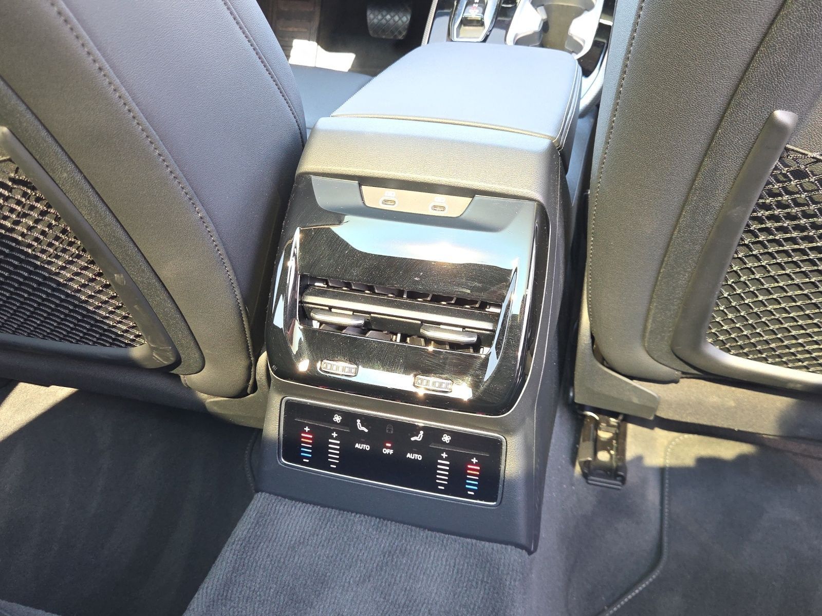 Audi A6 Avant TDI quattro S-LINE*MATRIX*HUD*AHK*PANO*