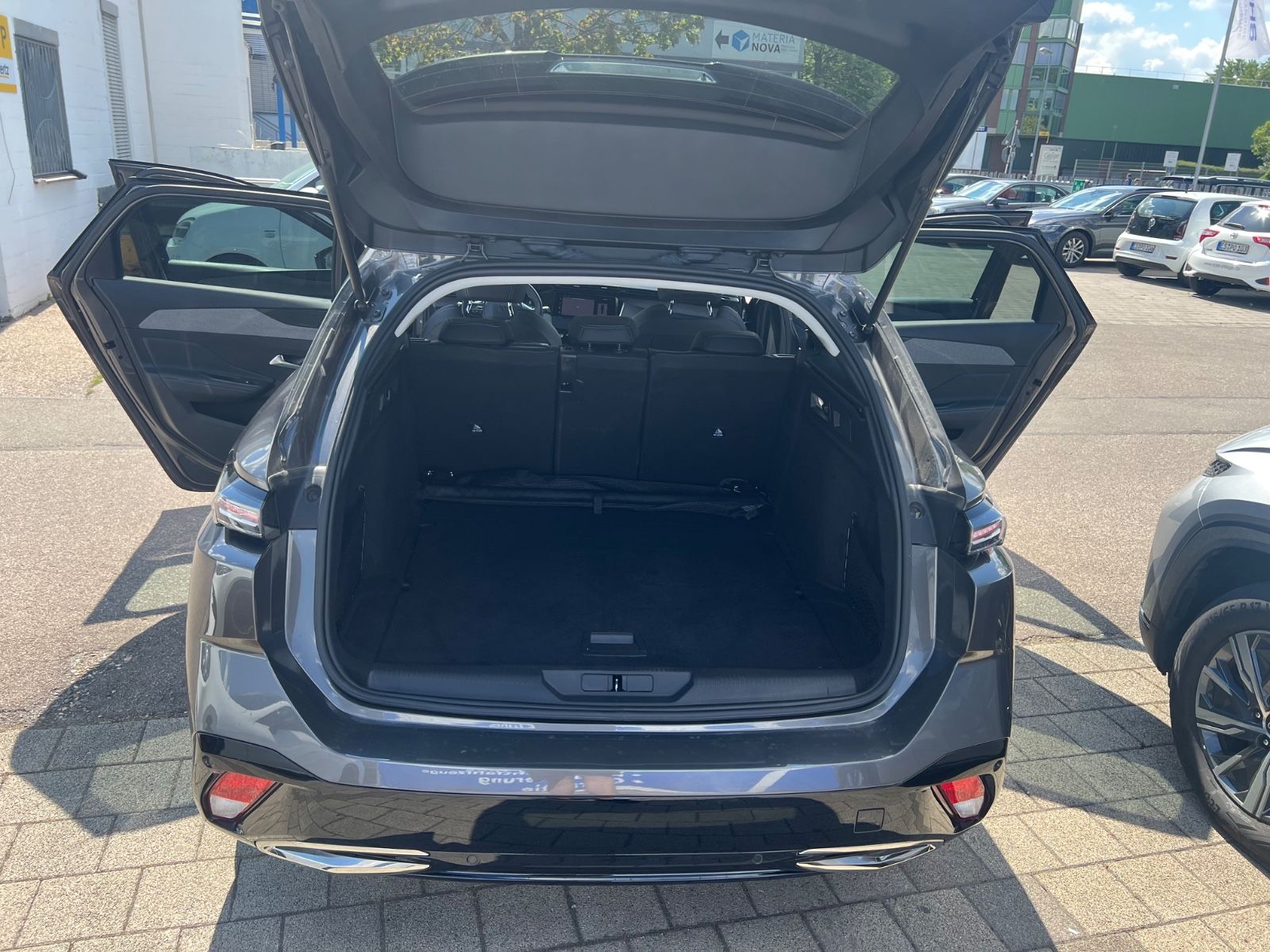 Peugeot 308 SW Allure - Samsaru's Car Outlet