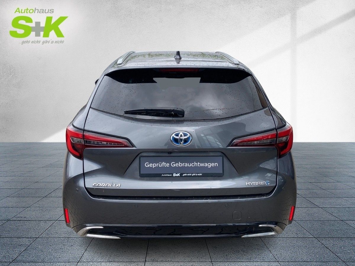 Toyota Corolla Touring Sports 2.0 Hybrid Team - Samsaru's Car Outlet