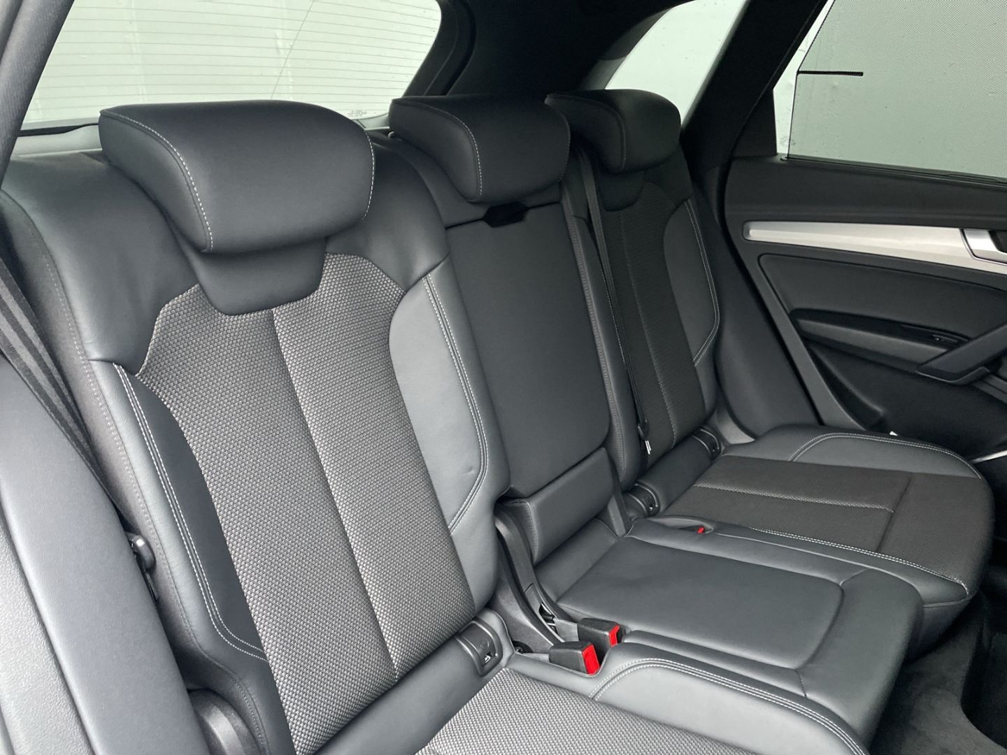 Audi Q5 55 TFSI e quattro S line AHK/HUD/Matrix/Navi/