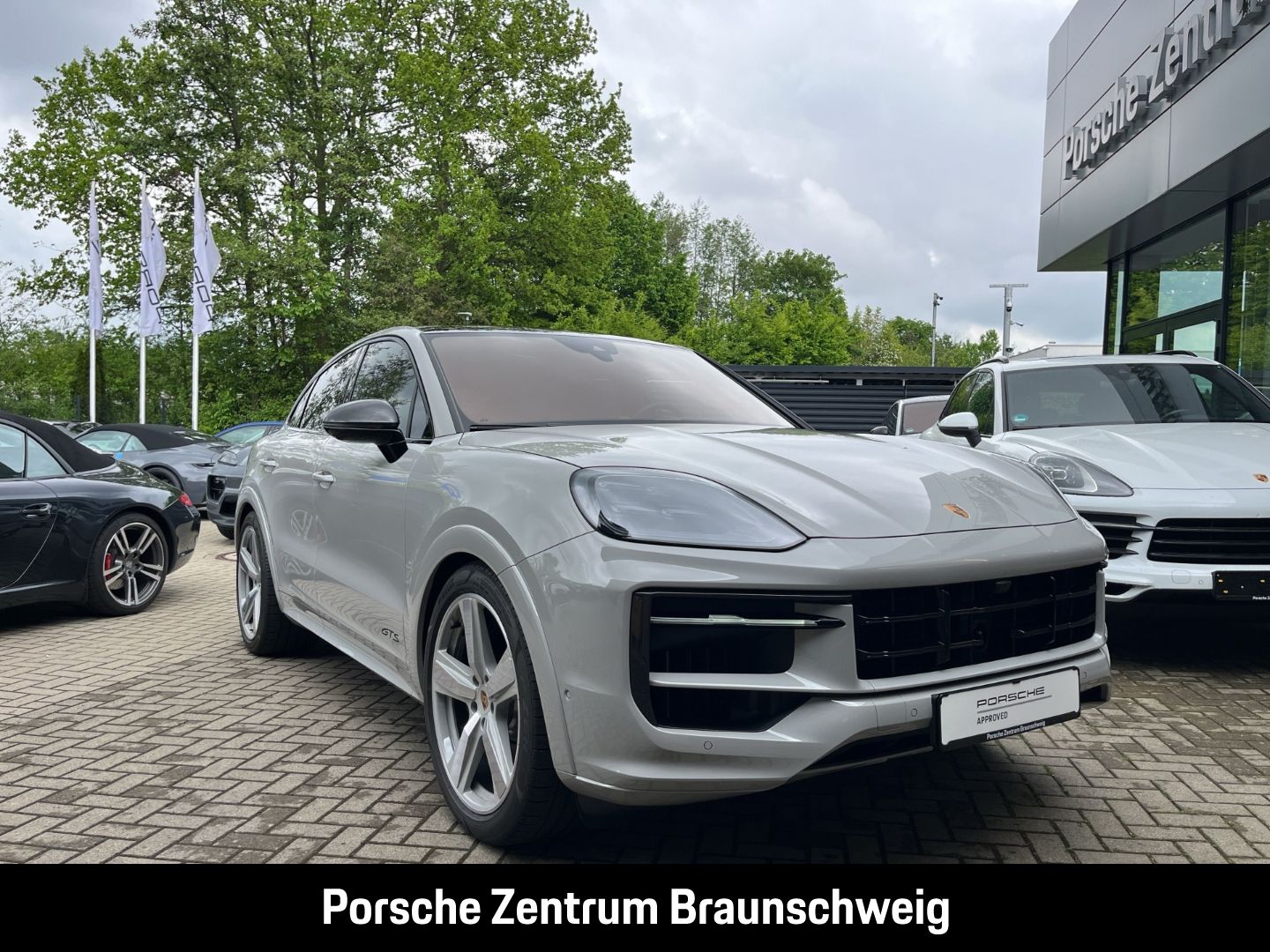 Porsche Cayenne GTS Coupe InnoDrive HA-Lenkung Head-Up
