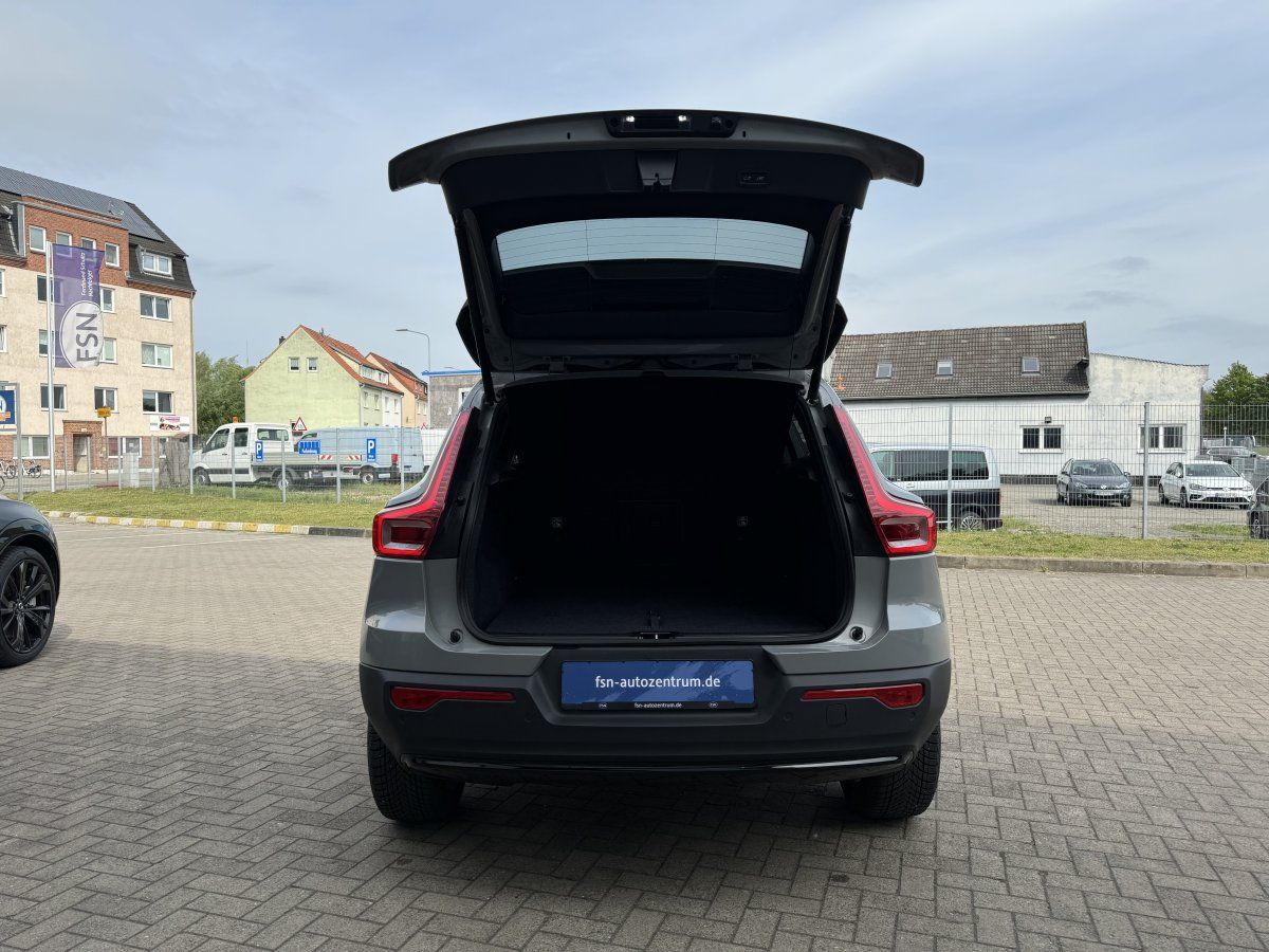 Volvo XC40 B3 Plus Dark 8-fach Aktionspreis