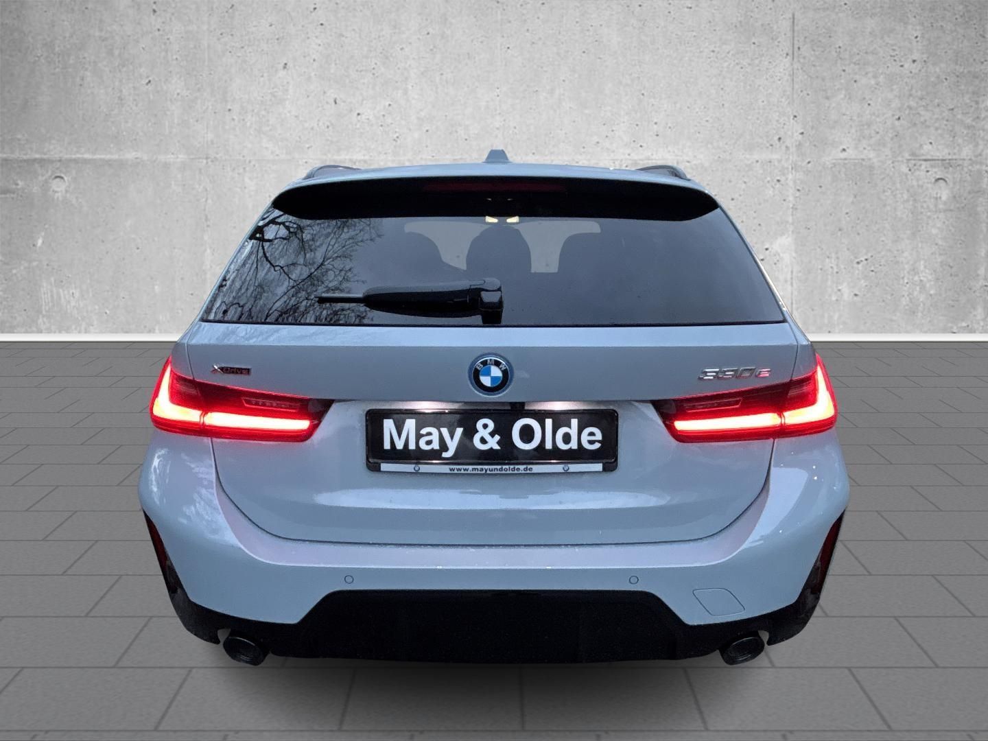 BMW 330 e xDrive Touring M-Sport Pro HUD AHK Pano H&