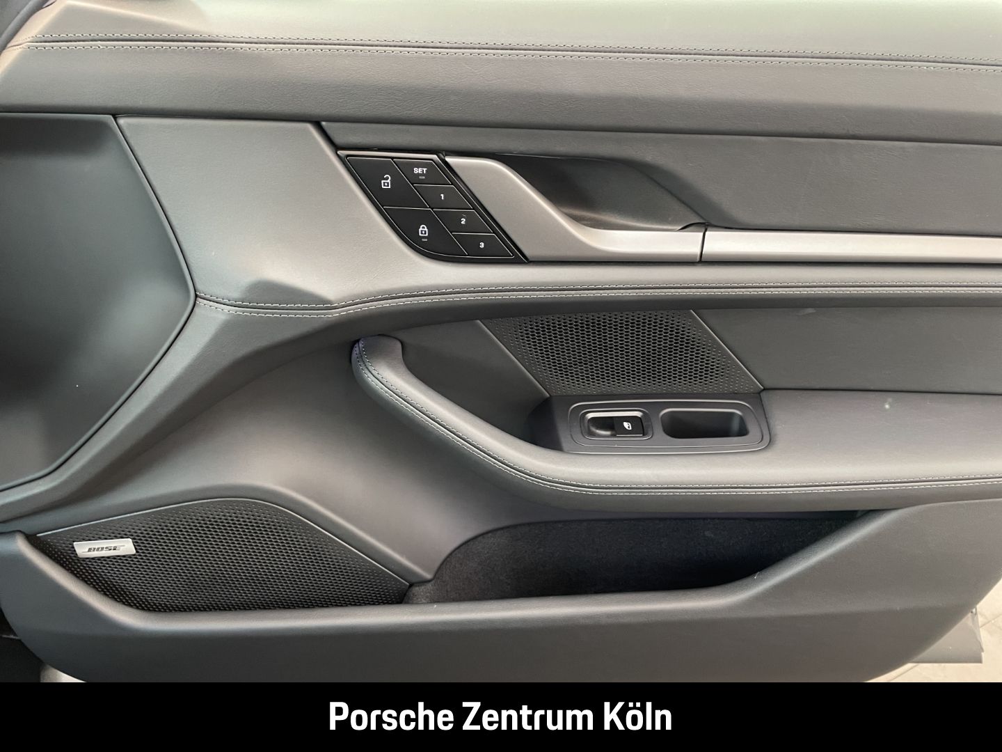 Porsche Taycan Turbo Sport Turismo BOSE Panoramadach