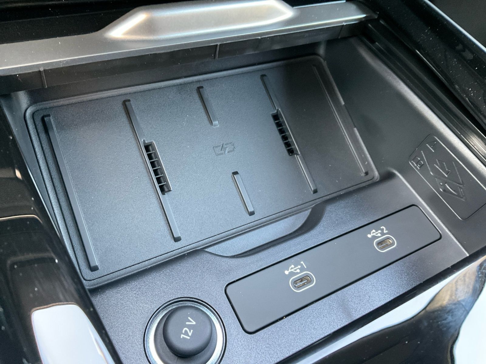 Audi Q3 SUV e-hybrid 2x S line MATRIX AHK HUD SONOS