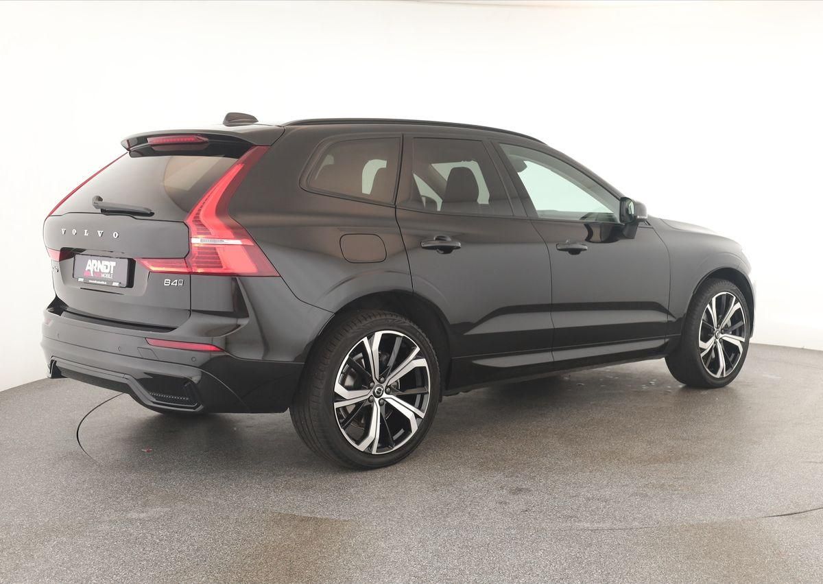 Volvo XC60 B4 AWD Plus Dark LED Pano ACC Kam 21" AHK