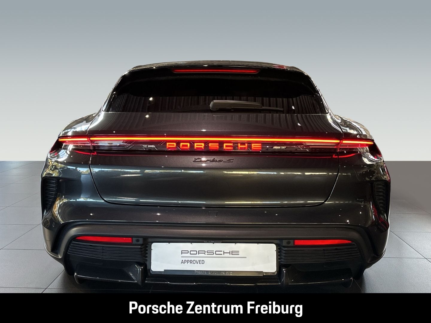 Porsche Taycan Turbo S Cross Turismo Burmester InnoDrive
