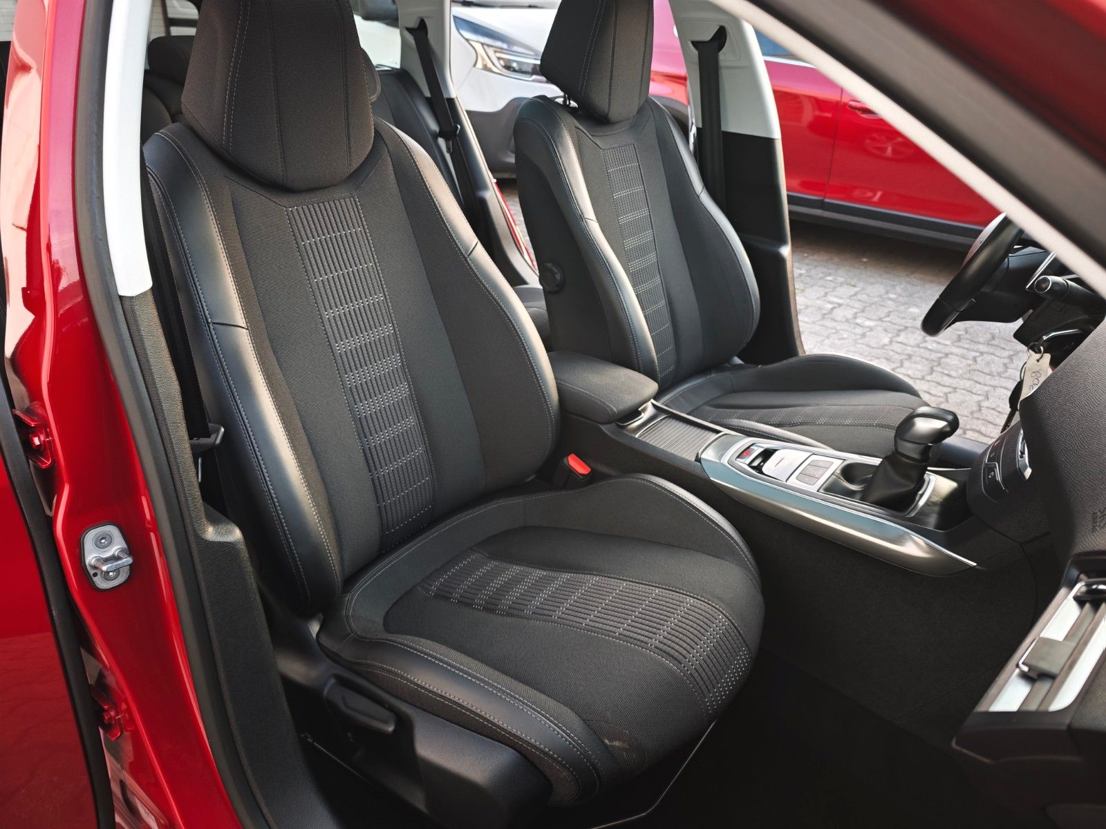 Peugeot 308 BlueHDi 130 EAT6 Allure - Samsaru's Car Outlet