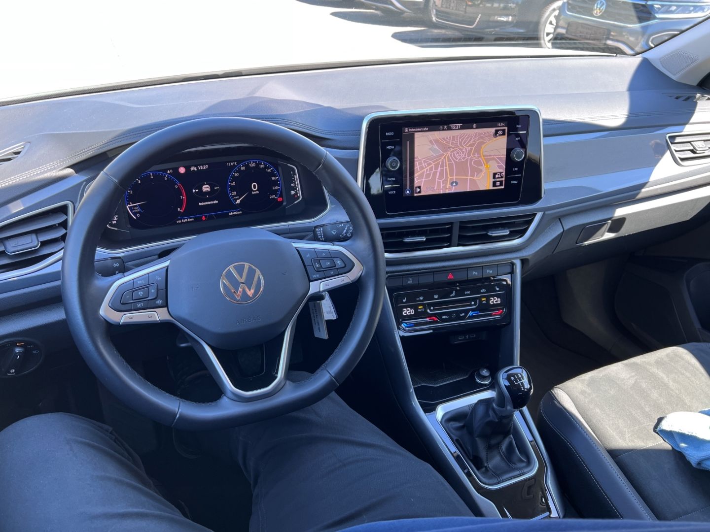 Volkswagen T-Roc 1.0TSI Style - Samsaru's Car Outlet