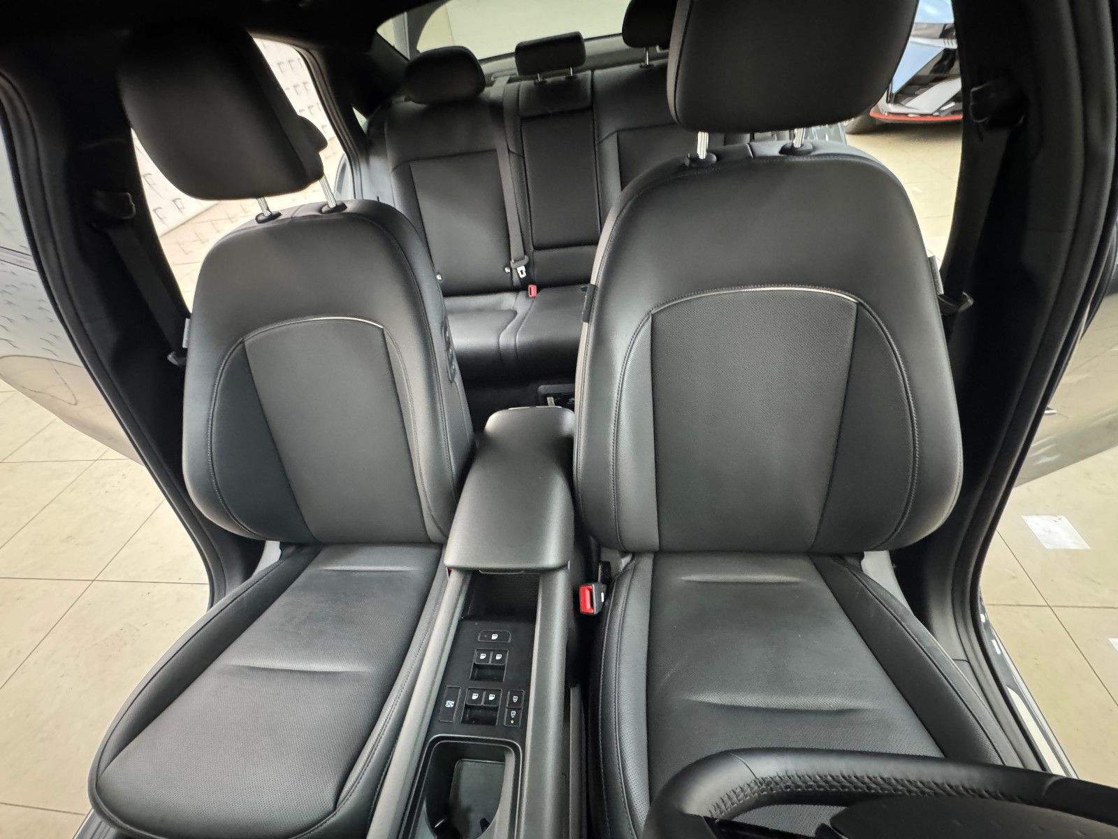 Hyundai IONIQ 6 77,4kWh 325ps 4WD Uniq 360°K/BOSE/DIGI