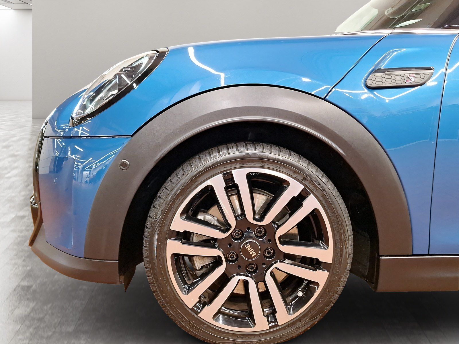 MINI Cooper S - Samsaru's Car Outlet