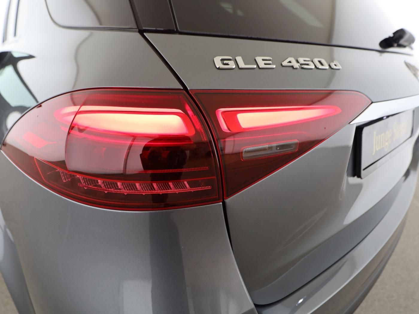 Mercedes-Benz GLE 450 d 4M AMG+NIGHT+AIRMATIC+AHK+PANO+DISTR++
