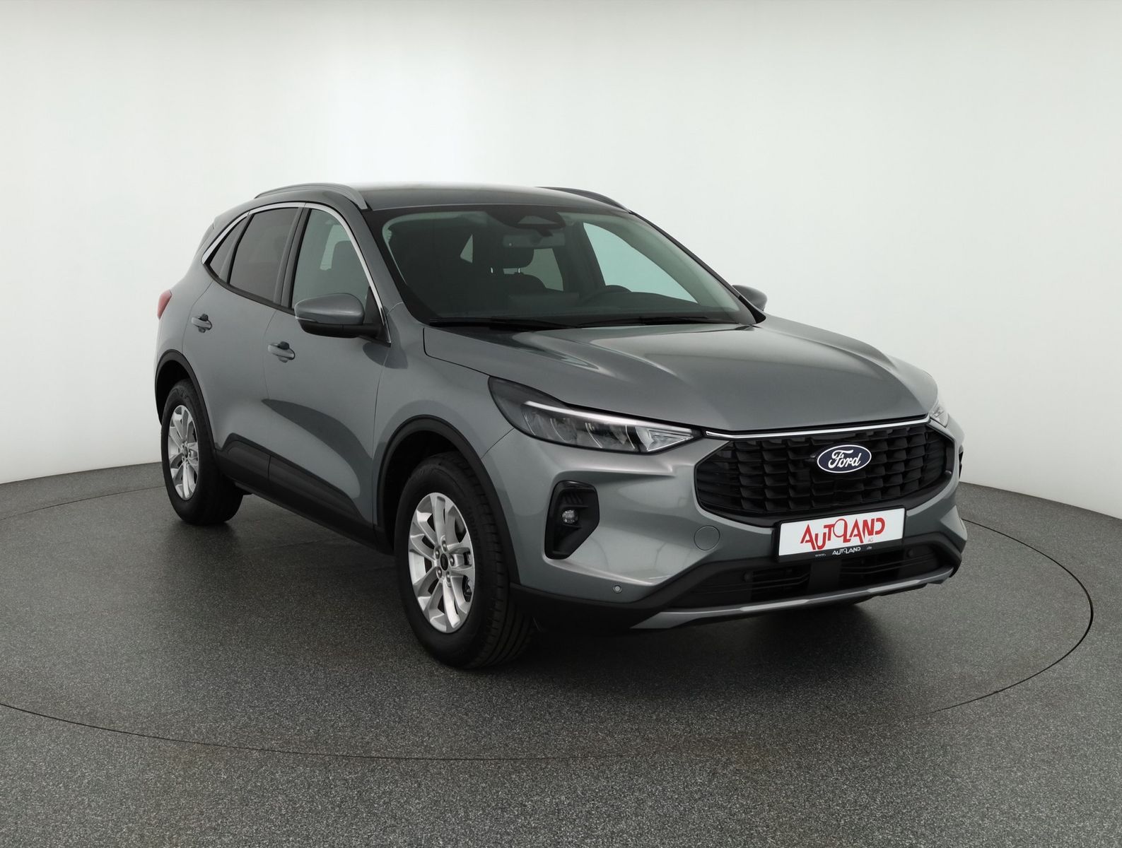Ford Kuga 1.5 EB Titanium Aut. - Samsaru's Car Outlet