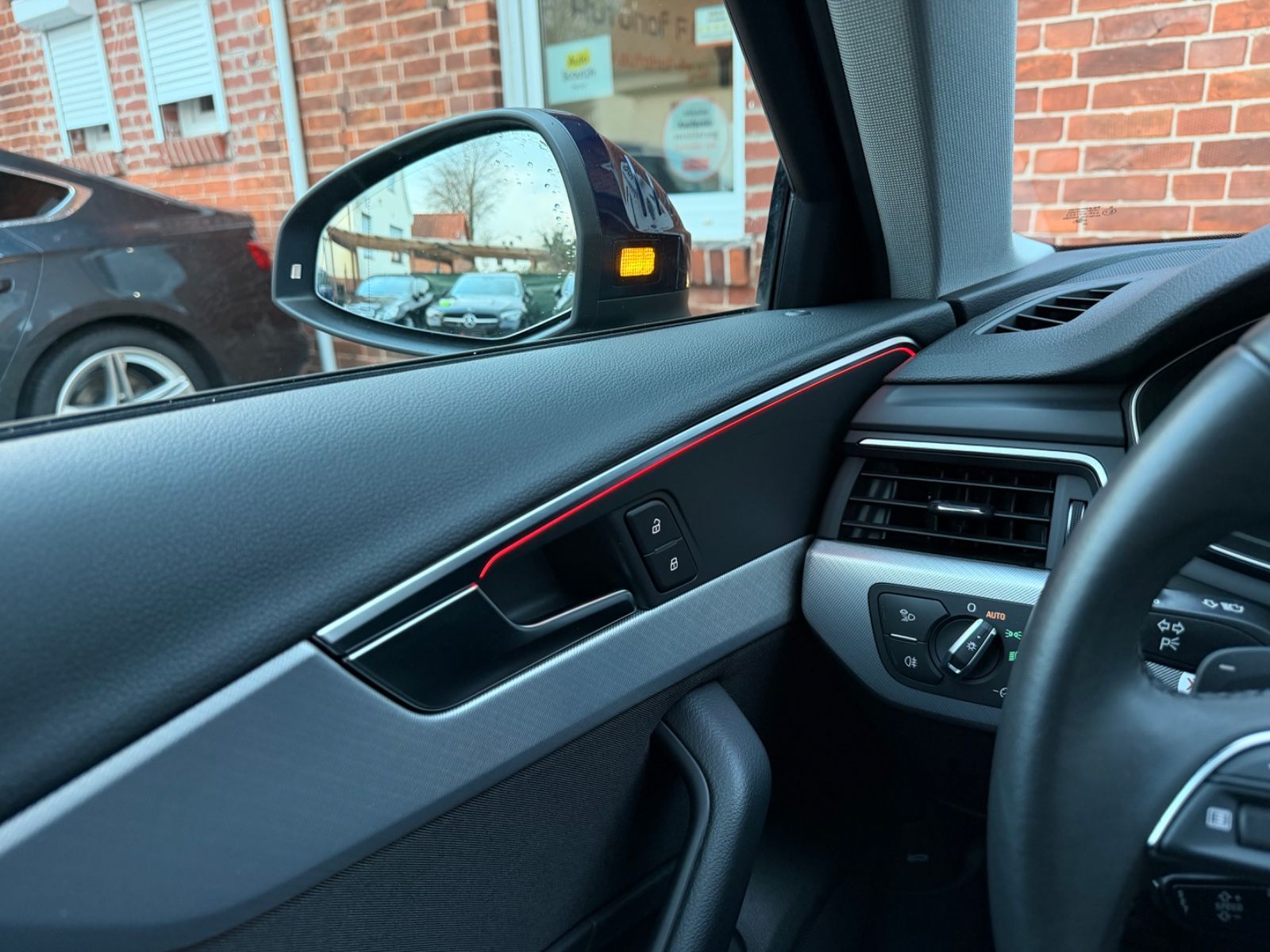 Audi A4 Avant 40 TDI quattro*AHK/HEAD-UP/KAMERA/SHZ*
