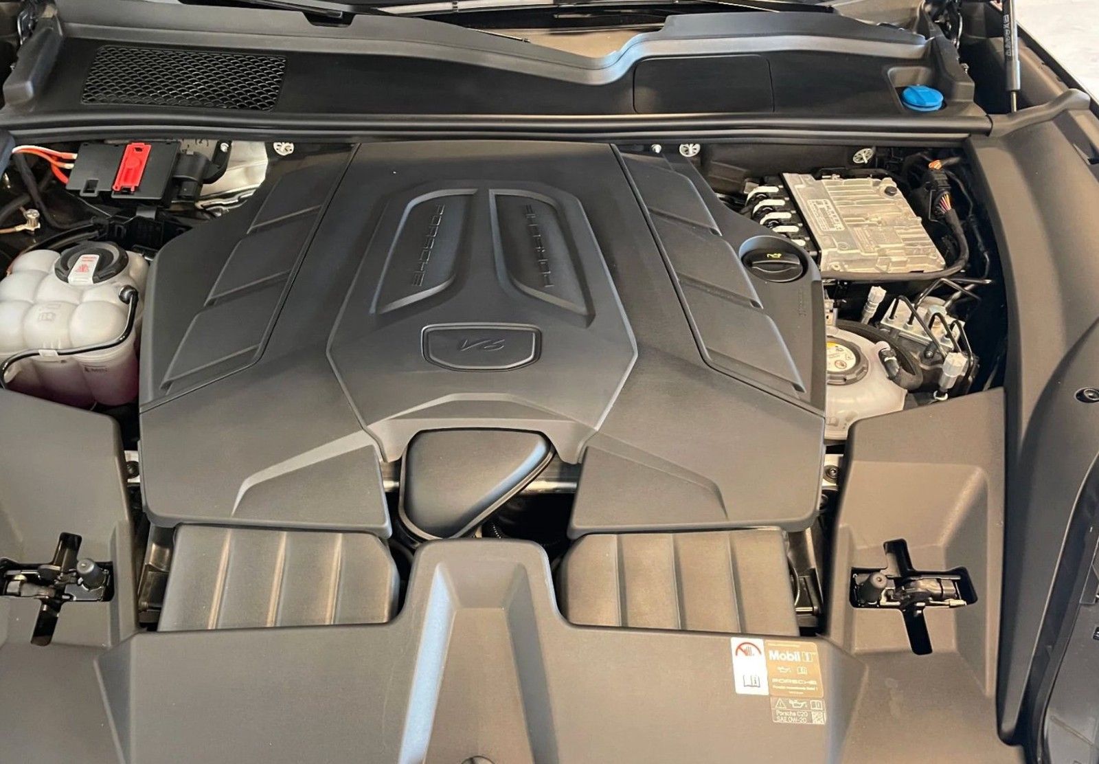 Porsche Cayenne Coupe E-Hybrid