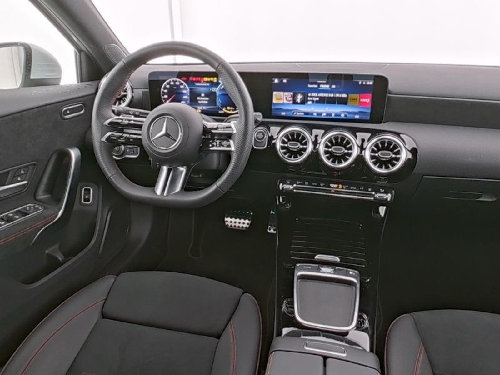 Mercedes-Benz A 250 e AMG Line - Samsaru's Car Outlet
